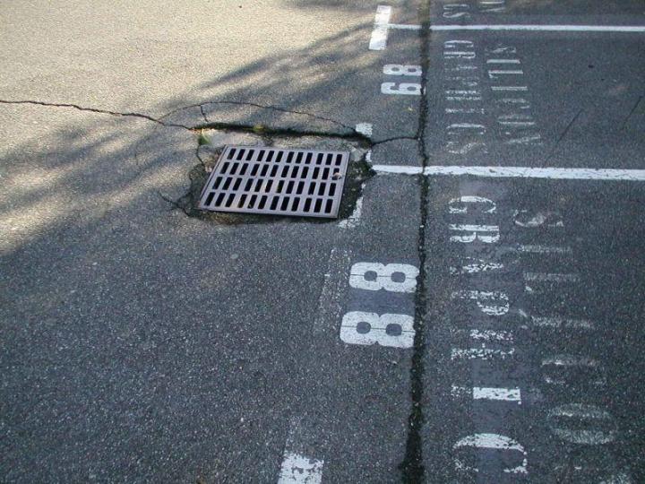 Petite maçonnerie : réfection de trottoir Mure